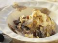 Pasta mit Sahnesoße und gehobelten Trüffeln Rezept