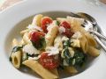 Pasta mit Spinat und Kirschtomaten Rezept