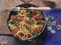 Pasta mit Tomaten-Speck-Soße Rezept
