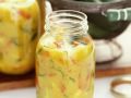 Pikantes Senf-Gurken-Relish Rezept