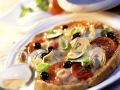 Pizza mit Artischocken und Oliven Rezept