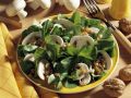 Rapunzelsalat mit Champignons Rezept