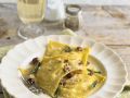 Ravioli mit Salbei-Nuss-Butter und Parmesan Rezept