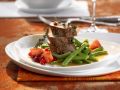 Rehziemer mit Preiselbeer-Birnen und grünem Bohnengemüse Rezept