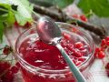 Rhabarbergelee mit Johannisbeeren Rezept