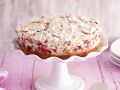 Rhabarberkuchen mit Mandel-Baiser Rezept