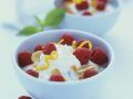 Ricottacreme mit Zitrone und Himbeeren Rezept