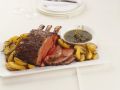Rinderkarree mit Bratkartoffeln und Kapernsoße Rezept