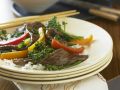 Rinderstreifen mit Broccoli und Paprika Rezept
