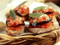 Röstbrot mit Tomate und Aubergine Rezept