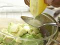 Röstbrote mit Avocado-Tatar Zubereitung Schritt 7 Röstbrote mit Avocado-Tatar Zubereitung Schritt 7