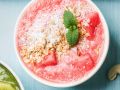 Rosa Smoothie-Bowl mit Wassermelone Rezept
