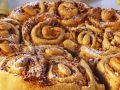 Rosenkuchen mit Apfel-Nuss-Füllung Rezept