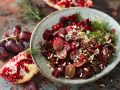 Rote-Bete-Salat mit Granatapfelkernen und Trauben Rezept