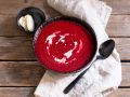 Rote-Bete-Suppe mit Meerrettich und Apfel Rezept