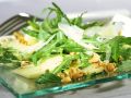 Rucola-Apfel-Salat mit Walnüssen Rezept