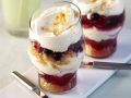 Sahne-Schichtdessert mit Früchten und Amaretti Rezept