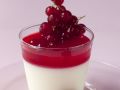 Sahnepudding mit Johannisbeersoße Rezept