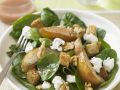 Salat aus Spinat, Birnen, Nüssen und Feta Rezept