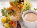 Salat mit Shrimps, dazu Thousand-Isalnd-Dressing Rezept
