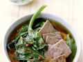Scharfe asiatische Rindfleischsuppe Rezept