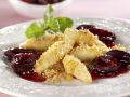 Schupfnudeln mit Butterbröseln und Pflaumen Rezept