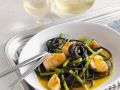 Schwarze Nudeln mit Lachs und Safran Rezept