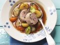 Schweinefilet mit Gemüse in Brühe Rezept