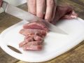 Schweinefilet-Röllchen Zubereitung Schritt 2 Schweinefilet-Röllchen Zubereitung Schritt 2