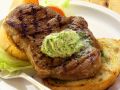 Schweinenackensteak mit Kräuterbutter Rezept