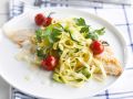 Seezungenfilet mit Tagliatelle und Kirschtomaten Rezept