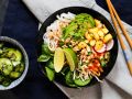 Sommerrollen-Bowl mit asiatischem Gurkensalat Rezept