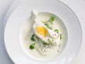 Spargelsuppe mit Ei Rezept