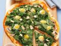 Spinat-Pizza mit Ei Rezept
