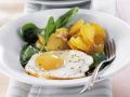 Spinatpüree mit Spiegelei und Bratkartoffeln Rezept