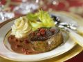 Steak vom Hirsch mit Preiselbeersoße und Selleriebrei Rezept
