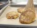 Süßkartoffelpuffer auf Löwenzahn Zubereitung Schritt 5 Süßkartoffelpuffer auf Löwenzahn Zubereitung Schritt 5
