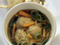 Suppe mit Matzeknödel und Gemüse Rezept