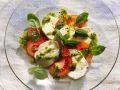 Tomate-Mozzarella mit Basilikumpesto Rezept