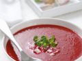 Tomaten-Rote-Bete-Suppe mit Schafskäse Rezept