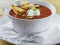 Tomatensuppe mit Schmand und Röstbrot Rezept