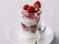 Trifle mit Himbeeren und Rhabarber Rezept