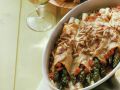 Überbackene Pfannkuchenröllchen mit Spargel gefüllt Rezept