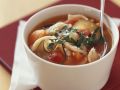 Vegetarische Minestrone mit Kartoffeln, Bohnen und Nudeln Rezept