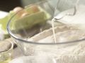 Vollkorn-Pfannkuchenteig Zubereitung Schritt 1 Vollkorn-Pfannkuchenteig Zubereitung Schritt 1
