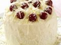 Weiße Schokoladentorte mit Kirschen Rezept