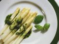 Weißer Spargel mit Kräuteröl Rezept