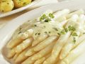 Weißer Spargel mit Sauce Hollandaise und Kartoffeln Rezept