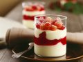Weißes Schokoladenmousse mit Himbeersoße Rezept