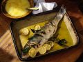 Wolfsbarsch mit Zitrone aus dem Ofen Rezept